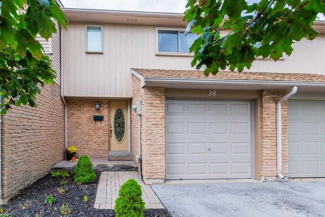 38 - 1532 Lancaster Dr, Townhouse with 3 bedrooms, 2 bathrooms and 3 parking in Oakville ON | Image 1