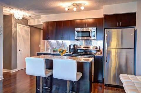 1709 - 155 Legion Rd, Condo with 1 bedrooms, 2 bathrooms and 1 parking in Toronto ON | Image 2