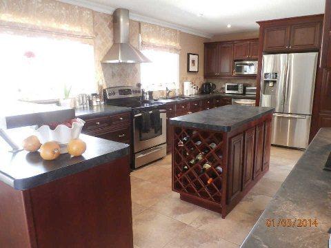 30 River Rd, House detached with 4 bedrooms, 2 bathrooms and 10 parking in Brampton ON | Image 9