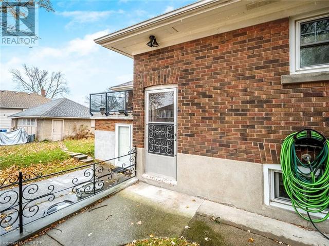b - 49 Eastchester Avenue Unit#, Condo with 3 bedrooms, 1 bathrooms and 1 parking in St. Catharines ON | Image 2