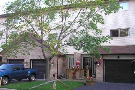 80 Collins Cres, Townhouse with 3 bedrooms, 2 bathrooms and 1 parking in Brampton ON | Image 1