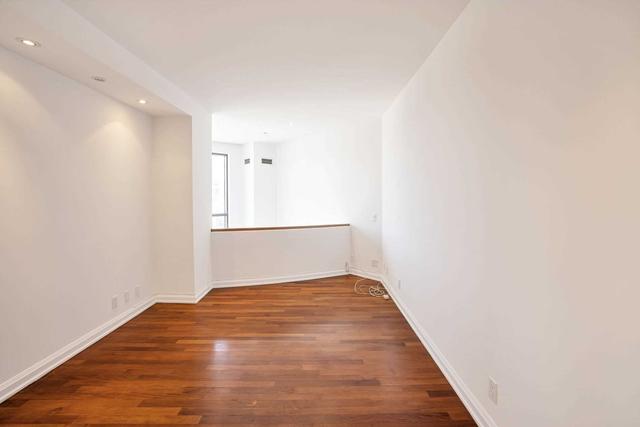 903 - 3 Mcalpine St, Condo with 2 bedrooms, 3 bathrooms and 2 parking in Toronto ON | Image 19