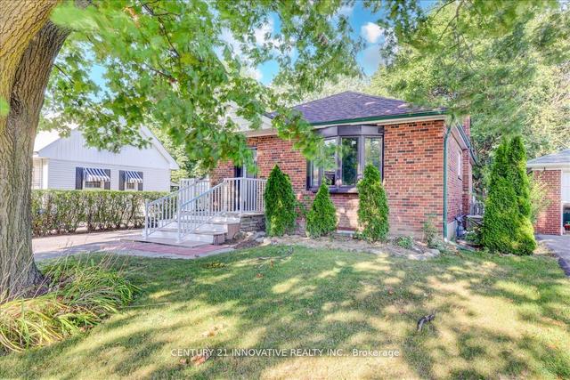 27 Garden Park Ave, House detached with 3 bedrooms, 4 bathrooms and 8 parking in Toronto ON | Image 1