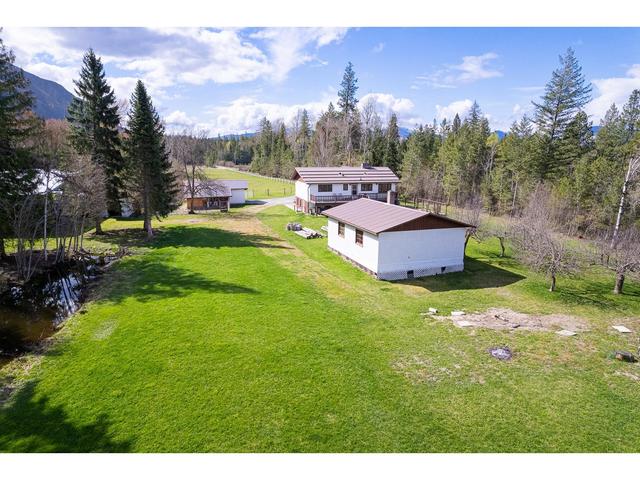 4856 32nd Street, House detached with 3 bedrooms, 2 bathrooms and 2 parking in Central Kootenay B BC | Image 22