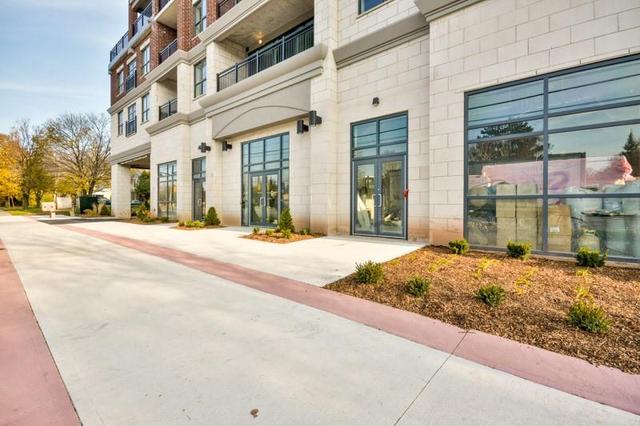 202 - 34 Plains Road E, Condo with 2 bedrooms, 1 bathrooms and 1 parking in Burlington ON | Image 2