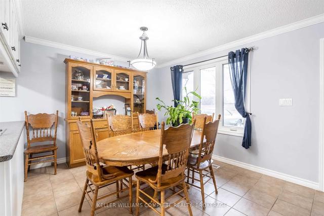 4592 Sixteen Rd, House detached with 3 bedrooms, 1 bathrooms and 10 parking in West Lincoln ON | Image 2
