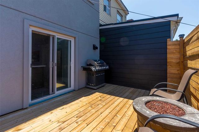 902 Woodbine Ave, House semidetached with 3 bedrooms, 3 bathrooms and 2 parking in Toronto ON | Image 6