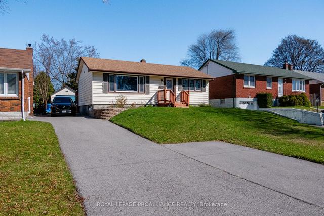 85 First Ave, House detached with 2 bedrooms, 1 bathrooms and 5 parking in Quinte West ON | Image 1