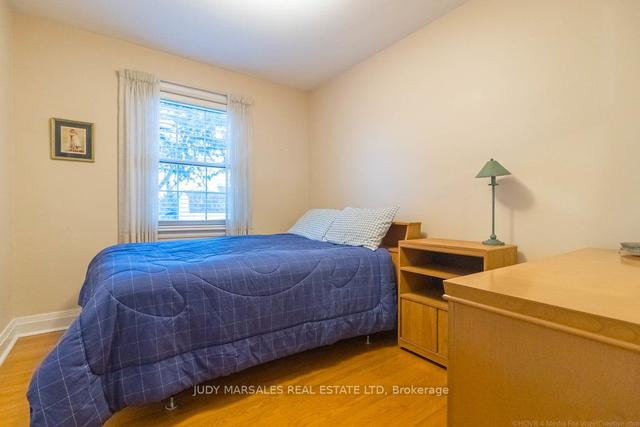 1679 King St E, House detached with 2 bedrooms, 1 bathrooms and 3 parking in Hamilton ON | Image 9