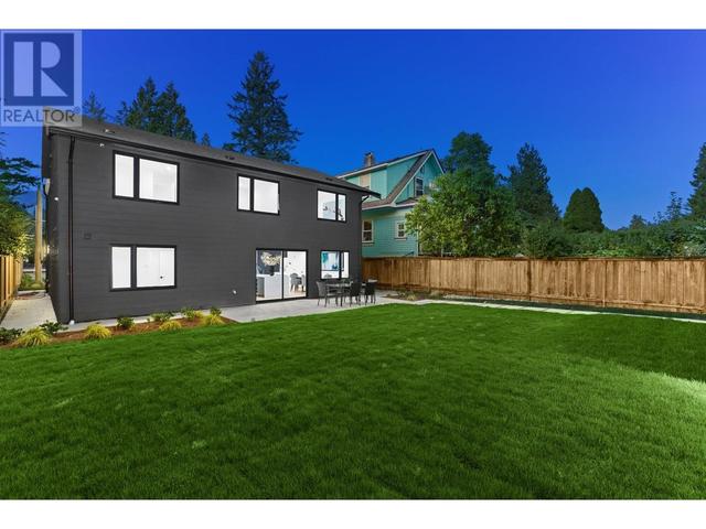 819 W 20th Street, House detached with 5 bedrooms, 5 bathrooms and 5 parking in North Vancouver BC | Image 27