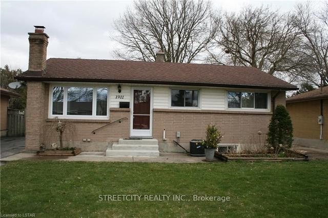 1911 Crystal Cres, House detached with 3 bedrooms, 2 bathrooms and 7 parking in London ON | Image 1