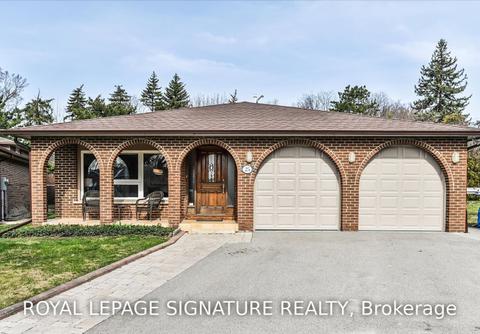 25 Squirewood Rd, House detached with 4 bedrooms, 2 bathrooms and 6 parking in Toronto ON | Card Image