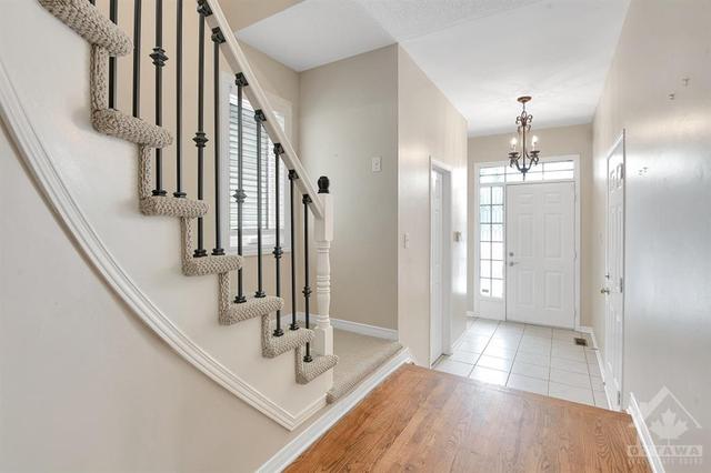 15 Sienna Private, Townhouse with 3 bedrooms, 3 bathrooms and 2 parking in Ottawa ON | Image 4
