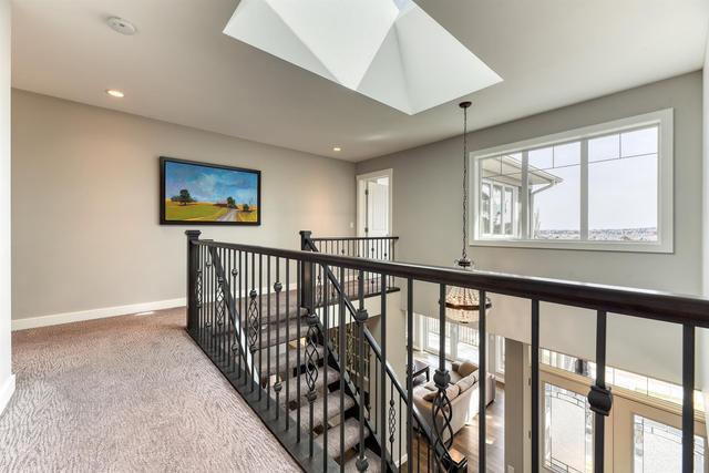 12 Hawthorne Crescent Nw, House detached with 5 bedrooms, 4 bathrooms and 5 parking in Calgary AB | Image 24