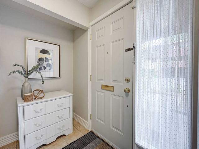 16 Bards Walkway, Townhouse with 3 bedrooms, 3 bathrooms and 2 parking in Toronto ON | Image 12