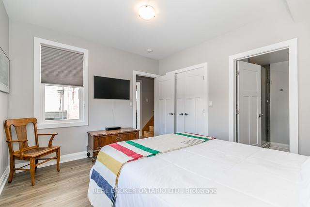 64 Discovery Tr, House attached with 2 bedrooms, 2 bathrooms and 1 parking in Midland ON | Image 10