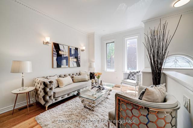 32c Oxford St, House attached with 3 bedrooms, 4 bathrooms and 2 parking in Toronto ON | Image 36