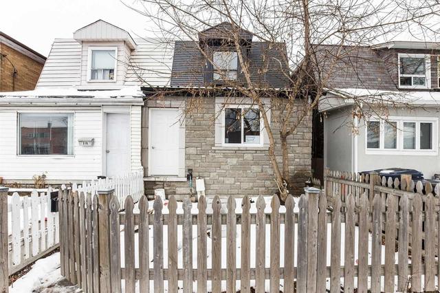 Upper - 312 Weston Rd, House semidetached with 3 bedrooms, 1 bathrooms and 1 parking in Toronto ON | Image 1
