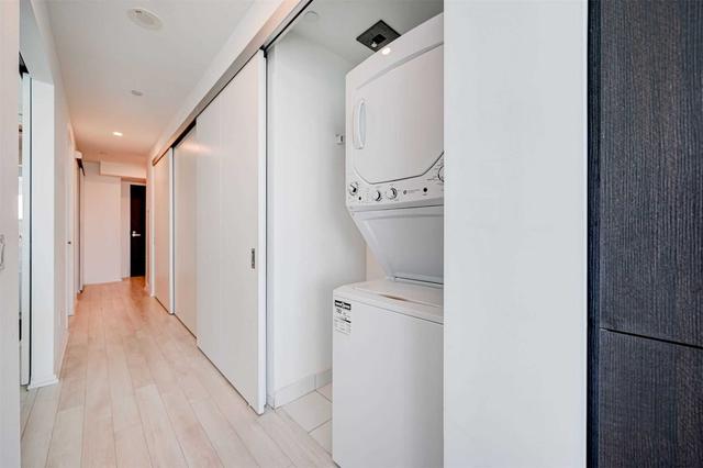 4211 - 197 Yonge St, Condo with 1 bedrooms, 1 bathrooms and 1 parking in Toronto ON | Image 9