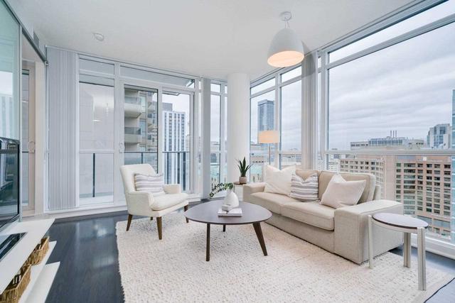 1910 - 770 Bay St, Condo with 2 bedrooms, 2 bathrooms and 1 parking in Toronto ON | Image 3