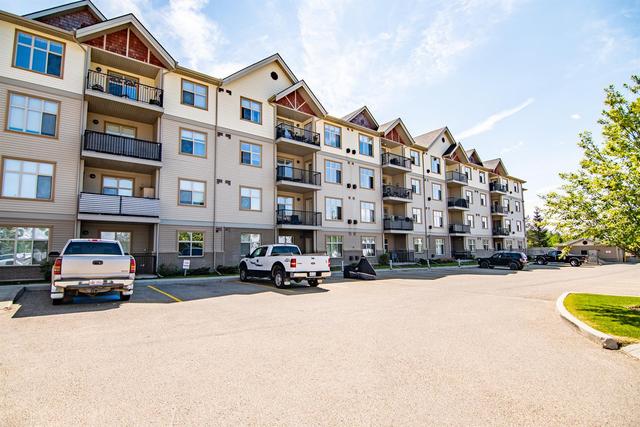 216 - 100 Lakeway Boulevard, Condo with 2 bedrooms, 2 bathrooms and 2 parking in Sylvan Lake AB | Image 2