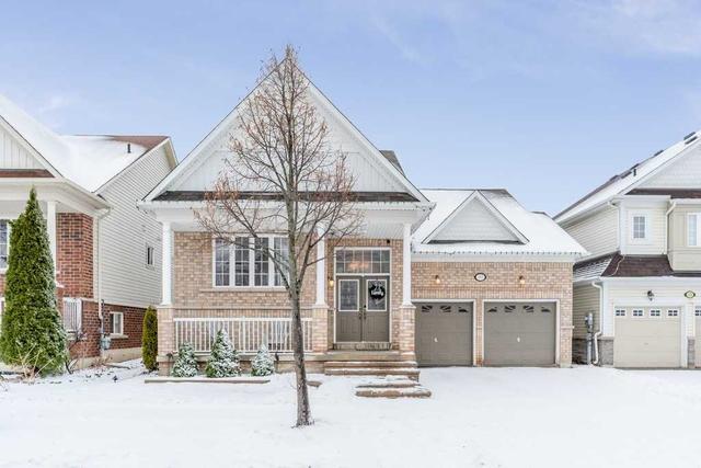 110 Diana Way, House detached with 2 bedrooms, 3 bathrooms and 4 parking in Barrie ON | Image 1