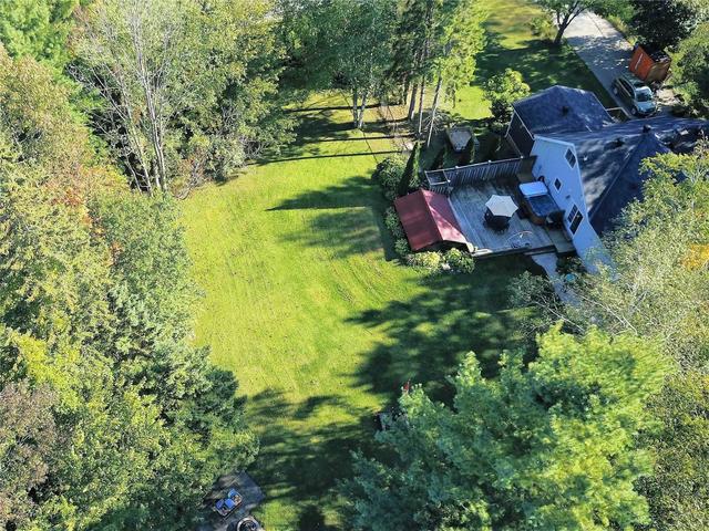1802 Ridge Rd W, House detached with 3 bedrooms, 2 bathrooms and 4 parking in Oro Medonte ON | Image 1