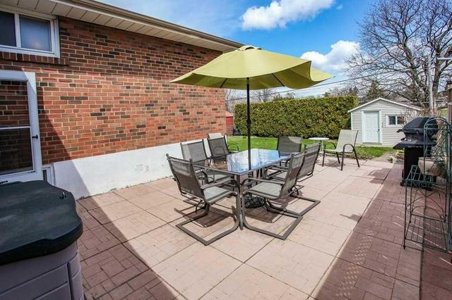 77 Benshire Dr, House detached with 3 bedrooms, 2 bathrooms and 2 parking in Toronto ON | Image 34