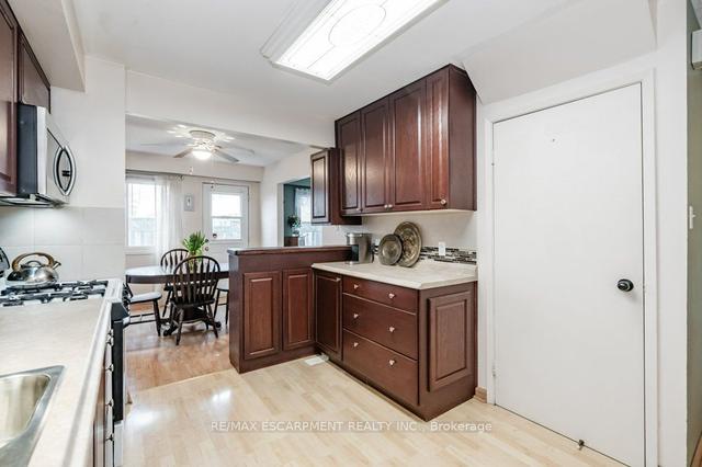 74 St. Andrews Dr, Townhouse with 3 bedrooms, 2 bathrooms and 3 parking in Hamilton ON | Image 39