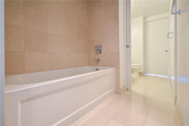 2910 - 12 York St, Condo with 2 bedrooms, 2 bathrooms and 1 parking in Toronto ON | Image 5