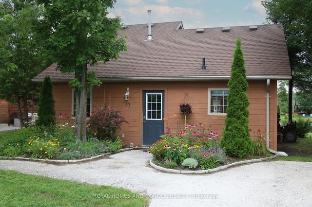 30 Cabin Cres, House detached with 3 bedrooms, 1 bathrooms and 2 parking in Wasaga Beach ON | Image 1