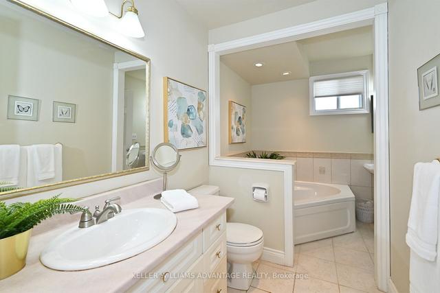 86 Haviland Dr, House detached with 3 bedrooms, 2 bathrooms and 3 parking in Toronto ON | Image 6