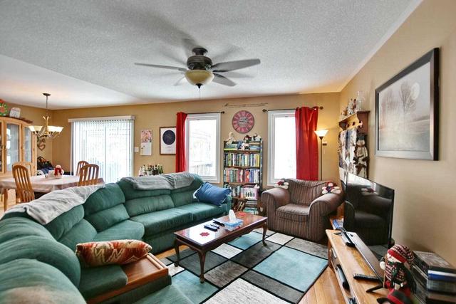 140 Constance Blvd, House detached with 2 bedrooms, 1 bathrooms and 5 parking in Wasaga Beach ON | Image 9