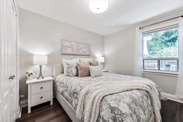 113 Royal York Rd, House detached with 2 bedrooms, 2 bathrooms and 3 parking in Toronto ON | Image 7