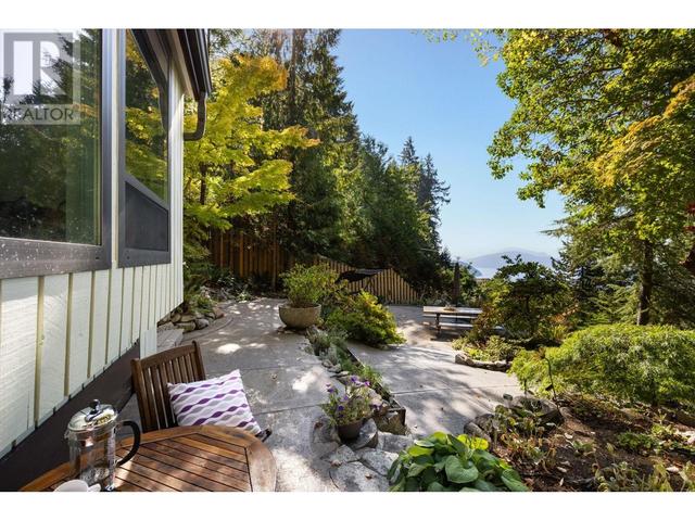 385 Oceanview Road, House detached with 5 bedrooms, 2 bathrooms and 4 parking in Lions Bay BC | Image 29