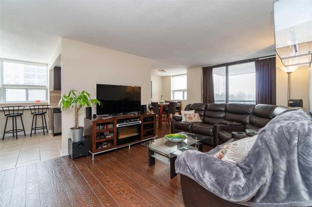 504 - 3 Lisa St, Condo with 3 bedrooms, 2 bathrooms and 1 parking in Brampton ON | Image 3