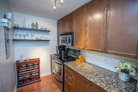 th9 - 78 Carr St, Townhouse with 2 bedrooms, 2 bathrooms and 1 parking in Toronto ON | Image 7
