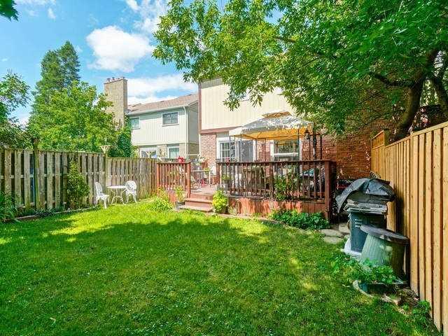 8 Terryhill Sq, House semidetached with 3 bedrooms, 3 bathrooms and 5 parking in Brampton ON | Image 16