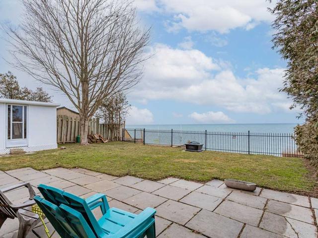 70 East Beach Rd, House detached with 2 bedrooms, 1 bathrooms and 2 parking in Clarington ON | Image 18