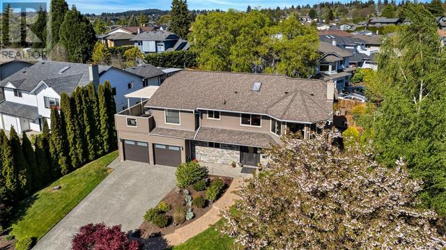 781 Cameo St, House detached with 5 bedrooms, 3 bathrooms and 4 parking in Saanich BC | Image 14