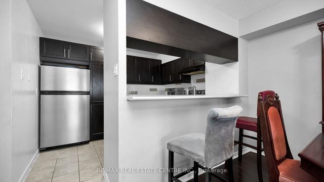 803 - 26 Hanover Rd, Condo with 2 bedrooms, 2 bathrooms and 2 parking in Brampton ON | Image 5