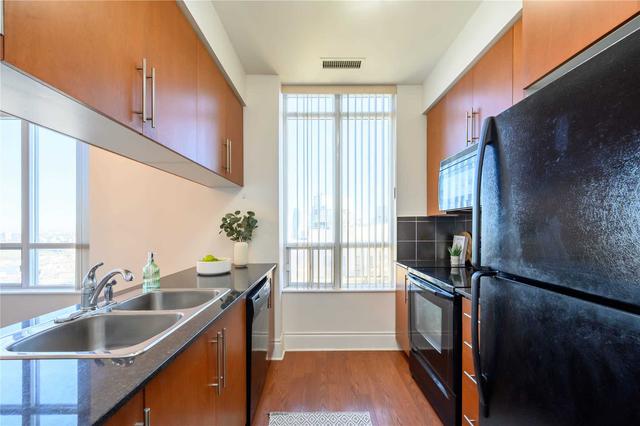 ph 06 - 310 Burnhamthorpe Rd W, Condo with 2 bedrooms, 2 bathrooms and 1 parking in Mississauga ON | Image 6