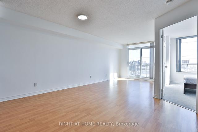 lph7 - 1730 Eglinton Ave E, Condo with 1 bedrooms, 1 bathrooms and 1 parking in Toronto ON | Image 3