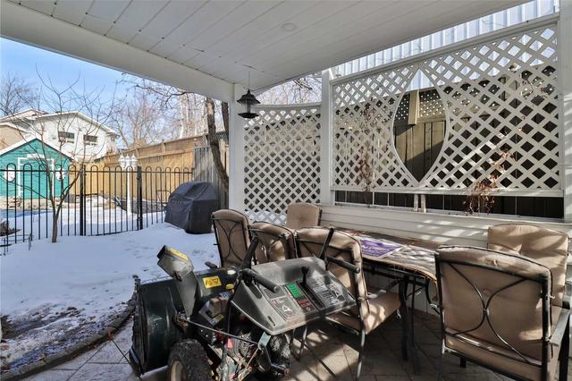 94 Centre St N, House semidetached with 3 bedrooms, 2 bathrooms and 4 parking in Brampton ON | Image 25