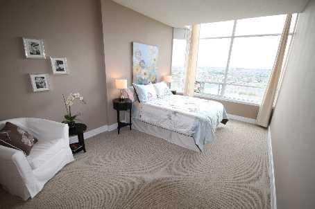 uph11 - 550 Webb Dr, Condo with 2 bedrooms, 2 bathrooms and 2 parking in Mississauga ON | Image 1