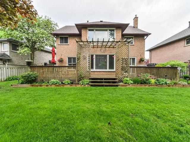 11 Vale Cres, House detached with 4 bedrooms, 3 bathrooms and 2 parking in Ajax ON | Image 19