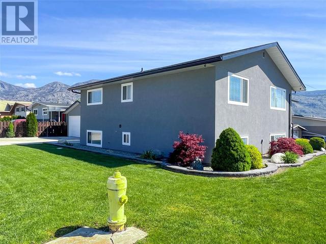 9106 Hummingbird Lane, House detached with 4 bedrooms, 4 bathrooms and 3 parking in Osoyoos BC | Image 12
