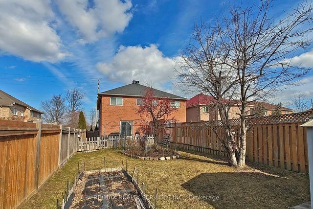 6900 Old Creditview Rd, House semidetached with 4 bedrooms, 4 bathrooms and 5 parking in Mississauga ON | Image 35