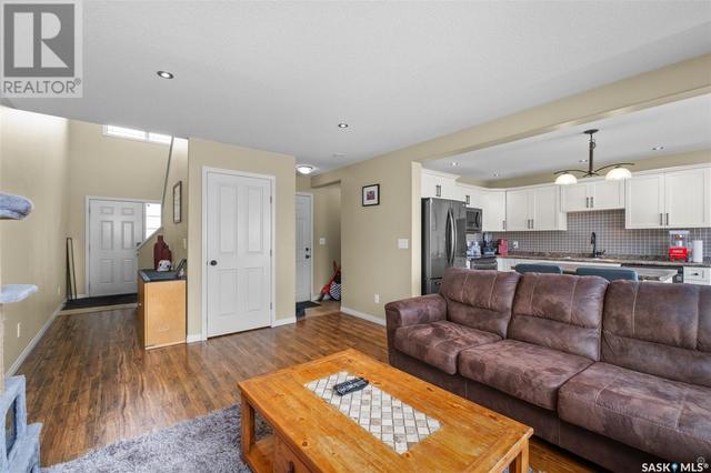16 - 1600 Muzzy Drive, House attached with 3 bedrooms, 3 bathrooms and null parking in Prince Albert SK | Image 6