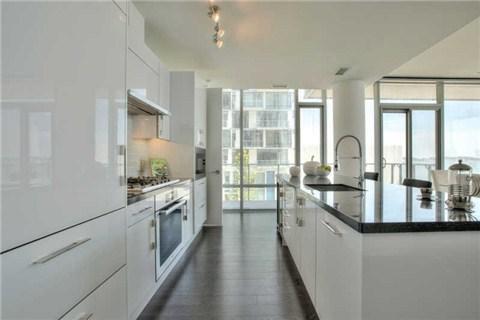 314 - 39 Queens Quay E, Condo with 2 bedrooms, 2 bathrooms and 1 parking in Toronto ON | Image 6